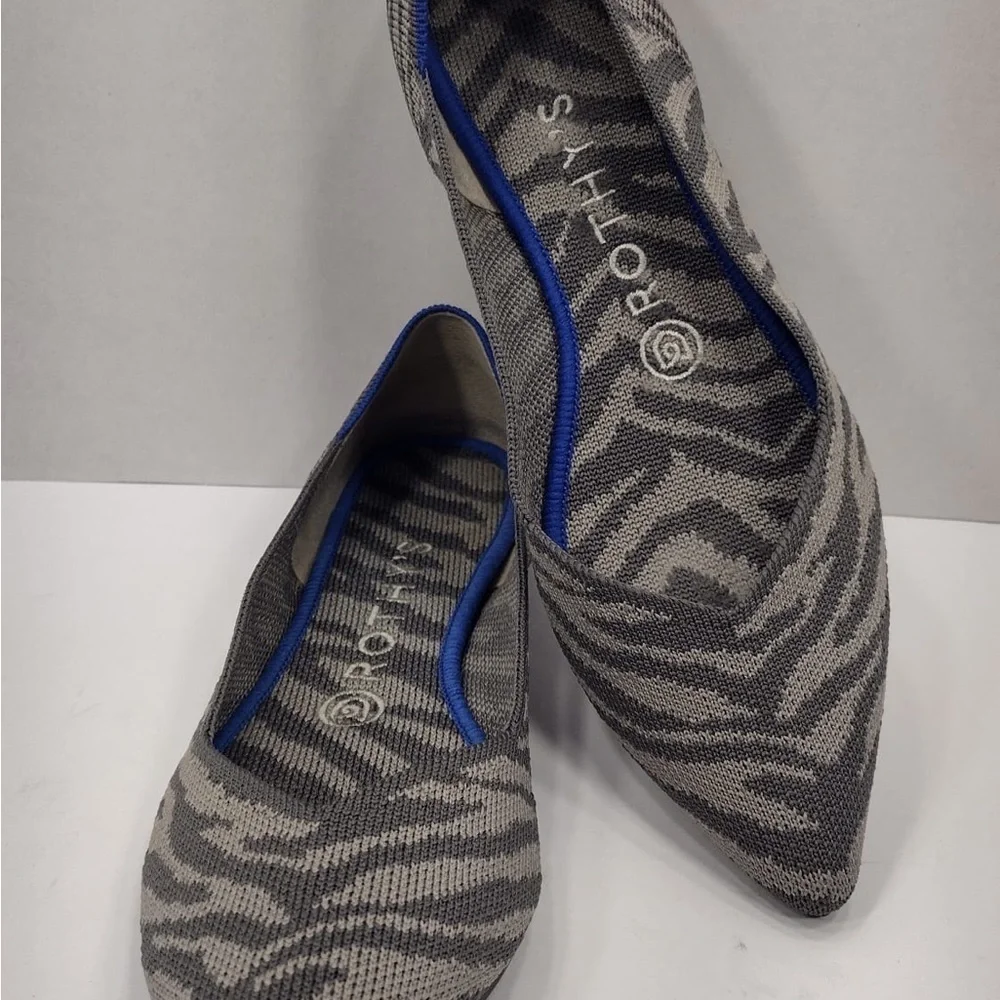 Rotys Stylish Gray and Blue Women's Shoes size 8w pre owned Exellent condition